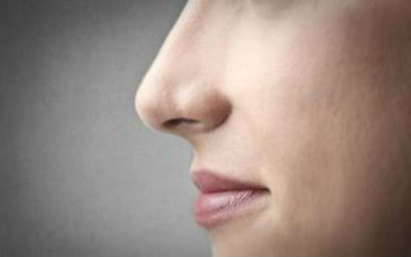 鄧正軍注射物效果如何？了解醫(yī)生個(gè)人背景及手術(shù)風(fēng)格評價(jià)及收費(fèi)說明