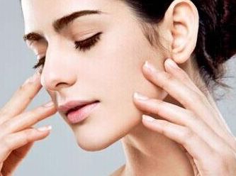 深圳哪家整形醫(yī)院做胸好？排名前幾家實(shí)力強(qiáng)大的醫(yī)院推薦！