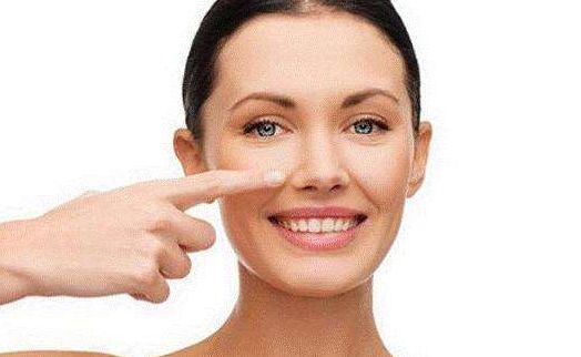 想問一下，在深圳哪家正規(guī)醫(yī)院治療黃褐斑比較好呢？