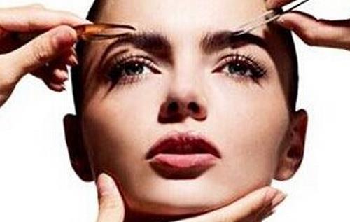 福州隆胸醫(yī)生排行榜震撼揭曉！這些醫(yī)生技術(shù)過(guò)硬，倍受信賴！