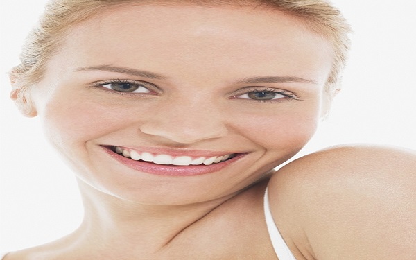 易成剛醫(yī)生的新一代手術(shù)技術(shù)：革命性改變隆胸方式！