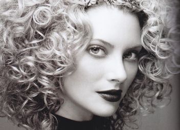 武漢市割雙眼皮哪家好？選擇時需注意三個關(guān)鍵因素