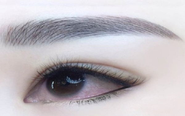 重慶陳德法醫(yī)院：假體隆胸，讓你重拾自信美！