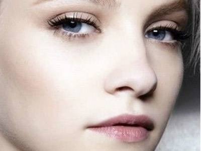 2023深圳鼻唇溝填充術(shù)手術(shù)權(quán)威醫(yī)生上榜前幾(李莉、付蓉、范明明就不賴！)