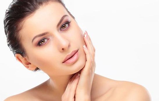 成都的華西醫(yī)院隆鼻手術費用怎么樣？是否有符合口碑的推薦醫(yī)生？