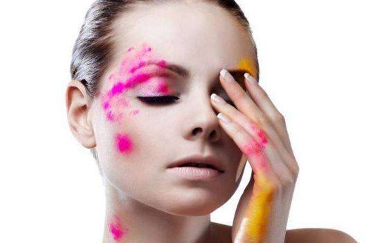 如何快速消除黑眼圈？黑眼圈成因揭秘