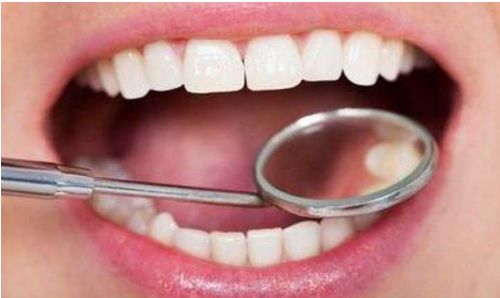 隆胸手術(shù)費用及安全性分析，專業(yè)解讀