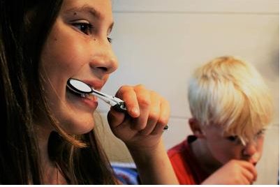 硅膠隆鼻手術(shù)與全自體軟骨隆鼻比較，選哪個更好呢？