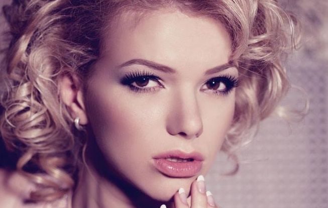 祛除眼袋手術(shù)的費(fèi)用大約是多少？