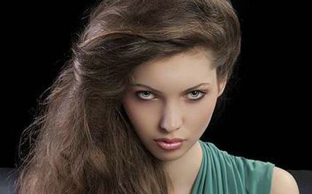 深入對比：外路法VS內(nèi)路法，解讀祛眼袋術(shù)，讓眼部煥發(fā)青春