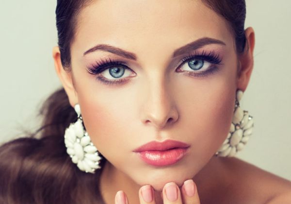 雙眼皮手術(shù)后應(yīng)注意些什么？雙眼皮術(shù)后如何減輕疤痕增生？