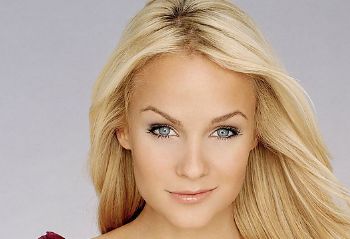 做完祛眼袋手術(shù)后應(yīng)該如何注意？