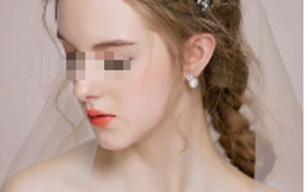 如何簡(jiǎn)單實(shí)用地按摩去除眼部皺紋，快來學(xué)習(xí)這個(gè)護(hù)理技巧