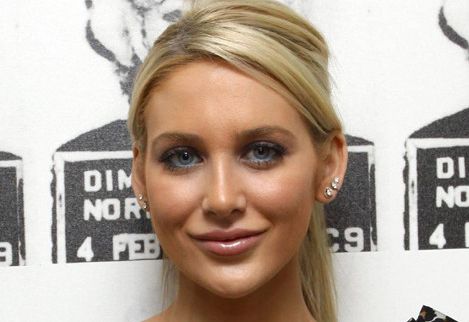 如何自然實現(xiàn)豐唇？女性擁有多種方法可達到豐唇效果！