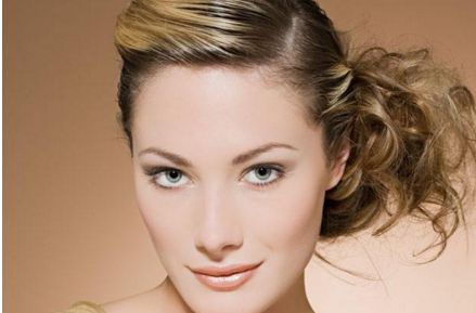 找對填充淚溝的方法，迅速重現(xiàn)年輕肌膚效果！探索玻尿酸、膠原蛋白美肌奧妙！