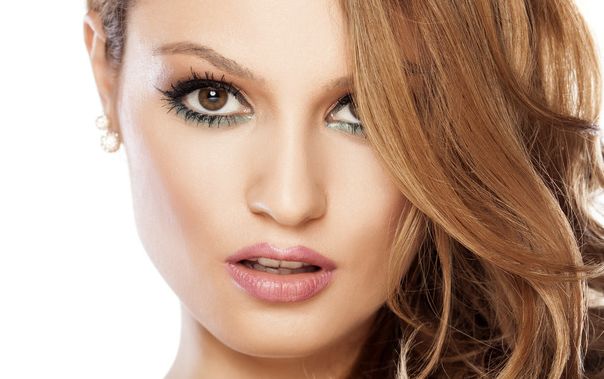 隆鼻材料選擇與持久度探究