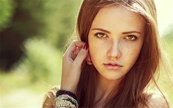 祛眼袋的最佳方法及手術(shù)后恢復(fù)時(shí)間