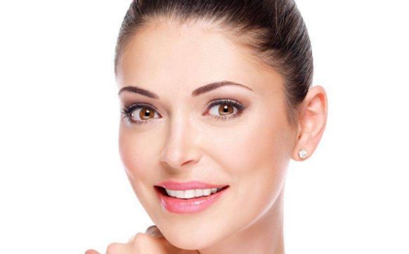 白瓷娃娃祛斑果有何效果？與光子嫩膚的不同之處揭秘！