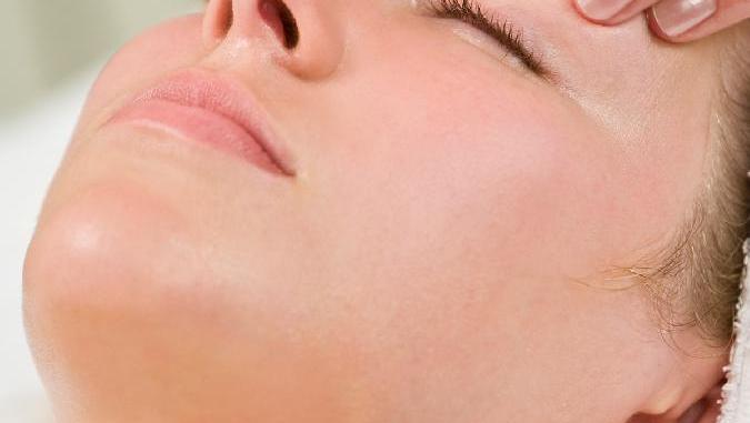 快速消除痘印，教你按摩法淡化痘印的技巧