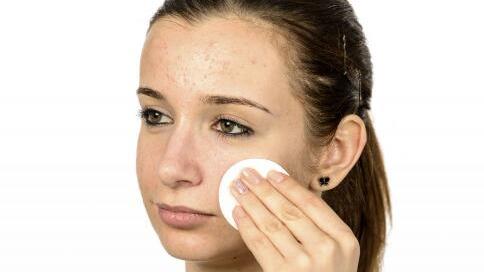 更有效的DIY眼膜，有效消除黑眼圈