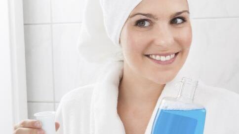 神奇的方法消除女性黑眼圈，快速又有效