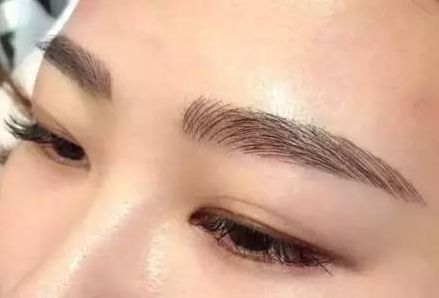 華美紫馨醫(yī)生團(tuán)隊(duì)：創(chuàng)新技術(shù)解析，塑造專業(yè)形象