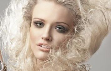 蘭州崔大夫引領(lǐng)時(shí)尚！謝雯雙眼皮魅力再現(xiàn)