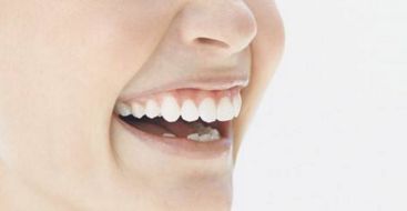 廈門歐菲醫(yī)療美容醫(yī)院擁有多位雙眼皮醫(yī)生，為您帶來完美雙眼皮