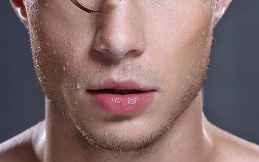 美萊汪灝醫(yī)生專業(yè)隆胸案例曝光，打造全新魅力體驗(yàn)