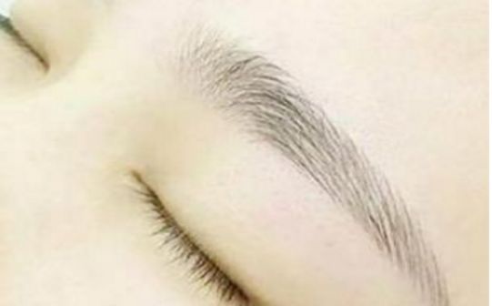 樂山市人民醫(yī)院中瞇眼袋手術(shù)談何效果？眼袋修復(fù)專家醫(yī)師及成功案例分享