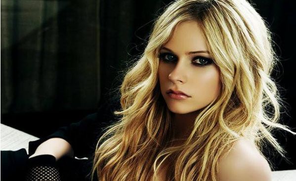 許昌中心醫(yī)院牙科詳情揭秘！看看有哪些醫(yī)生坐診和種植牙價(jià)格表