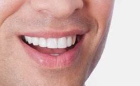 廈門大學(xué)附屬第一醫(yī)院美容燒傷科：了解廖立新醫(yī)生的領(lǐng)先胸部美化技術(shù)吧！以真實案例感受出色效果