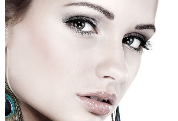 武漢中翰李哲雙眼皮技術(shù)絕佳！讓你恢復(fù)雙眼魅力的秘密