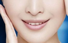 重新整理過的文章標(biāo)題：十位重要的鼻部整形專家推薦，其中包括優(yōu)秀的劉醫(yī)生等！