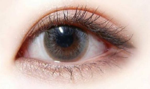 霍玉旺醫(yī)生的鼻部整形效果如何？看圖了解隆鼻手術成果！