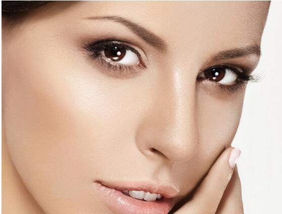 四川悅好醫(yī)學(xué)美容醫(yī)院的醫(yī)生信息是怎樣的？他們有哪些專(zhuān)業(yè)特長(zhǎng)和豐富經(jīng)驗(yàn)？