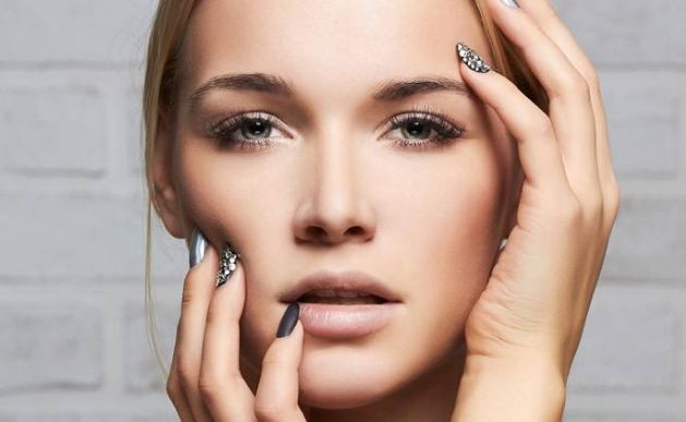 上海專家?guī)懔私馊A美楊亞益醫(yī)生的眼部療程