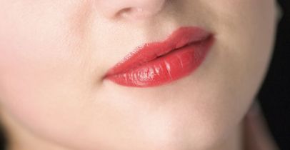 深圳世紀(jì)河山口腔牙齒種植：專家張河三醫(yī)生幫您實現(xiàn)完美笑容！親身經(jīng)歷與案例分享！