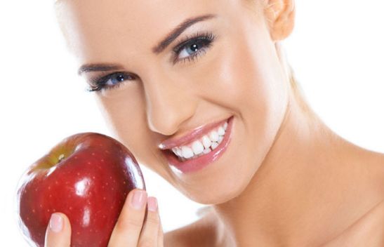 王麗妮雙眼開眼露神，完美審美由我親自解讀！