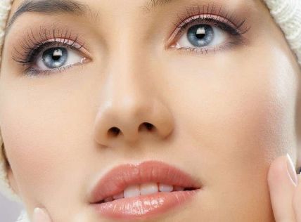 皮膚科醫(yī)生評(píng)價(jià)隆鼻技術(shù)，效果展示環(huán)節(jié)真人示范