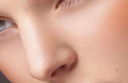 重慶百達(dá)麗醫(yī)療美容門診部的聲譽(yù)如何？黃偉光醫(yī)生的履歷及患者手術(shù)后的影響評(píng)價(jià)回顧