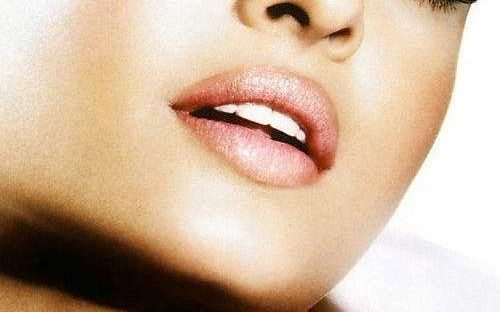 吳小蔚遇到的隱形雙眼皮修復(fù)技術(shù)實例以及醫(yī)生分析