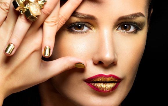 李正勇專家榮登四川華西醫(yī)院雙眼皮整形醫(yī)生榜首，成就遙不可及！