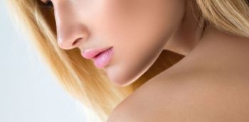 衡陽雅韓整形鄧洪軍醫(yī)師的醫(yī)術(shù)精湛程度非凡，備受大眾追捧，完美展示大腿吸脂效果！