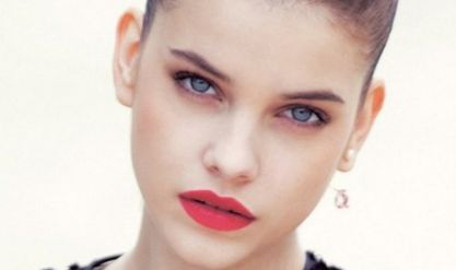 成都美容整形醫(yī)院的馮春雨醫(yī)生：魅力翻倍，立體隆胸事例解析