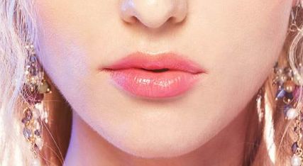 曹孟君受益醫(yī)生點(diǎn)評(píng)，貼近真人案例圖揭秘吸脂果效果