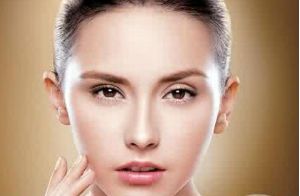 廈門(mén)哪家整形醫(yī)院做假體隆胸技術(shù)好？排行榜上實(shí)力強(qiáng)勁