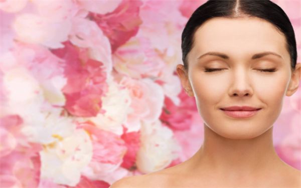 上海伯思立醫(yī)療美容醫(yī)院專家技術(shù)實力如何？唐毅隆胸成功案例揭秘