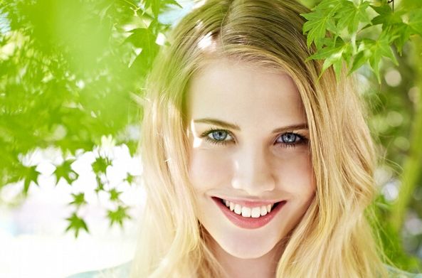 打造自然迷人胸型：假體隆胸指南