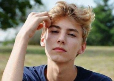 皮膚問題解決方案：專業(yè)治療還是美容護理？術(shù)后注意事項必備！